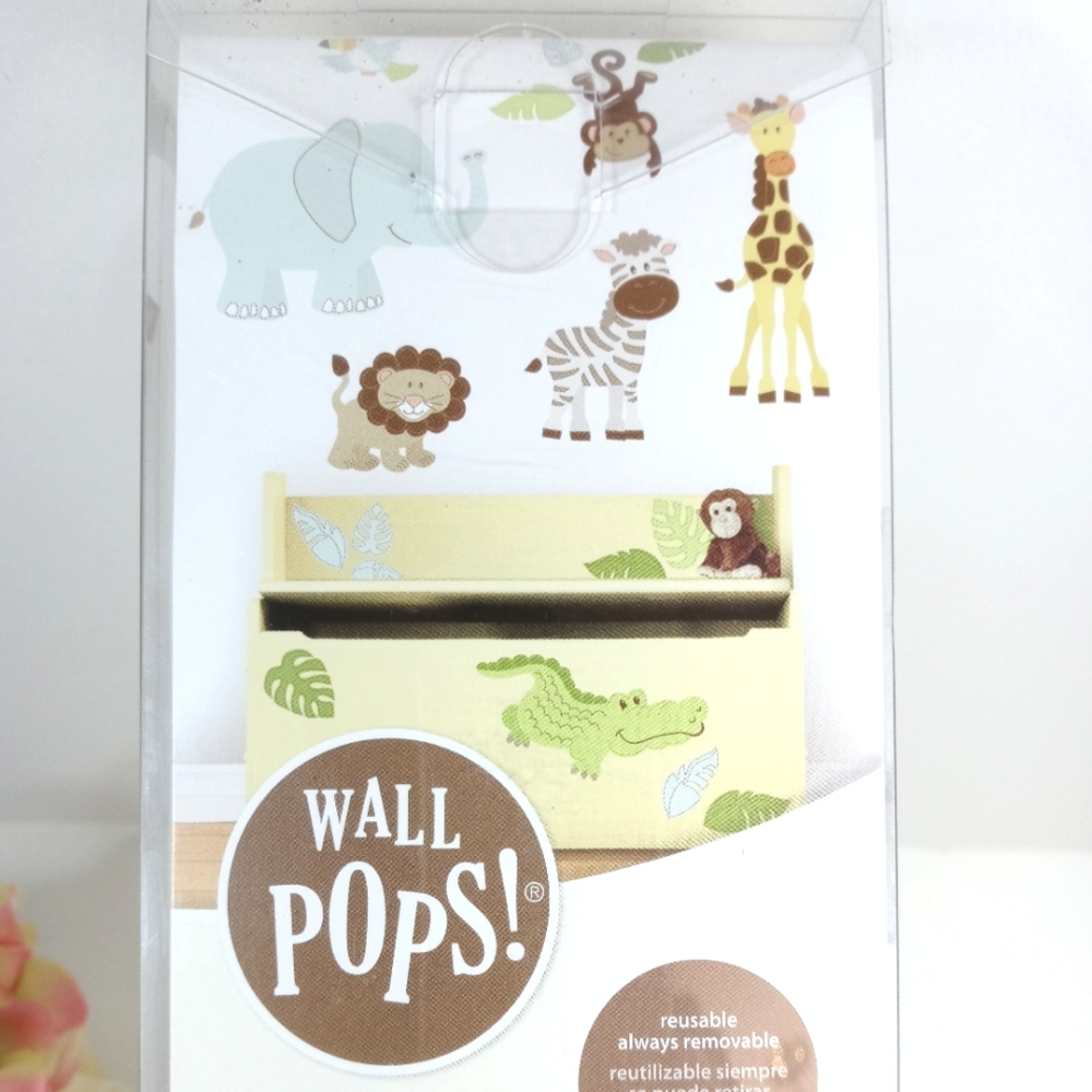 Wall Pop Safari Buddies Wall Art Decal Kit. Kids Room Decor. Nursery room. Wall